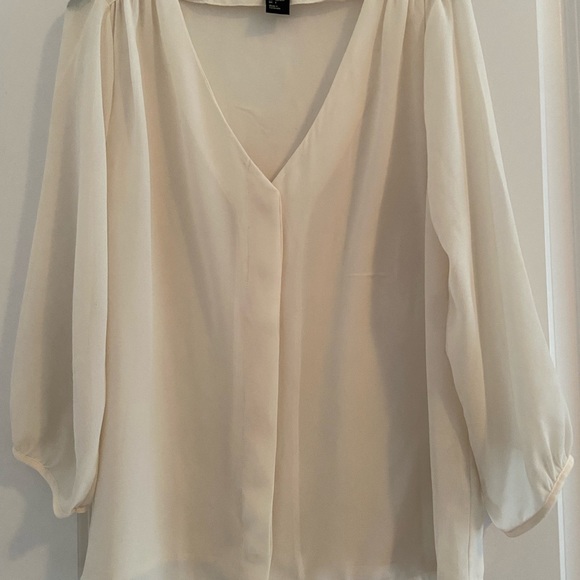 Creamy blouse - Picture 3 of 3